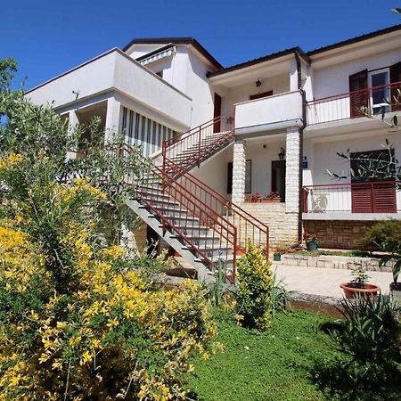 Apartment In Porec/Istrien 37093 Экстерьер фото